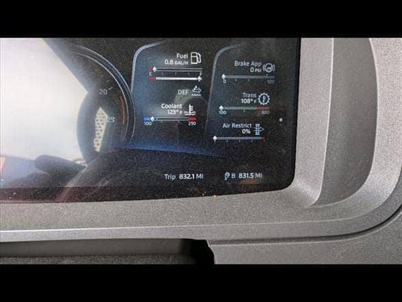 2025 Kenworth T880 image 25