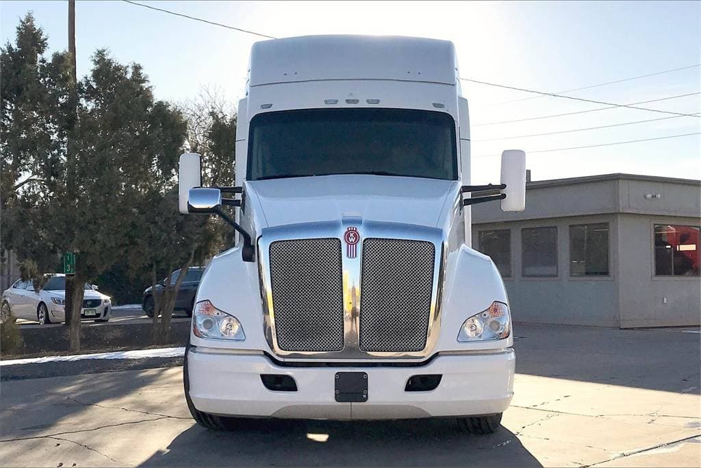 2018 Kenworth T680 image 4