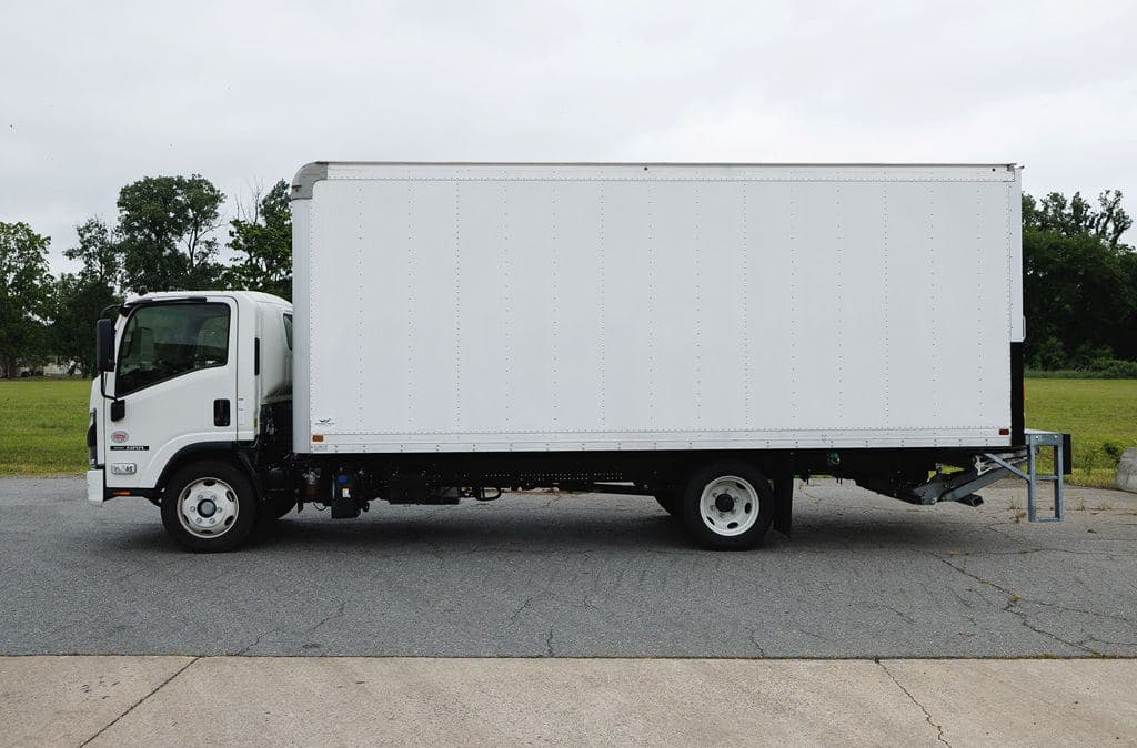 New 2025 ISUZU NRR image 2