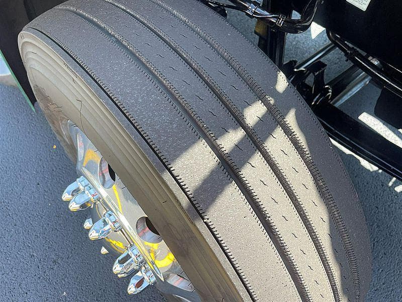 2020 Peterbilt 579 image 8