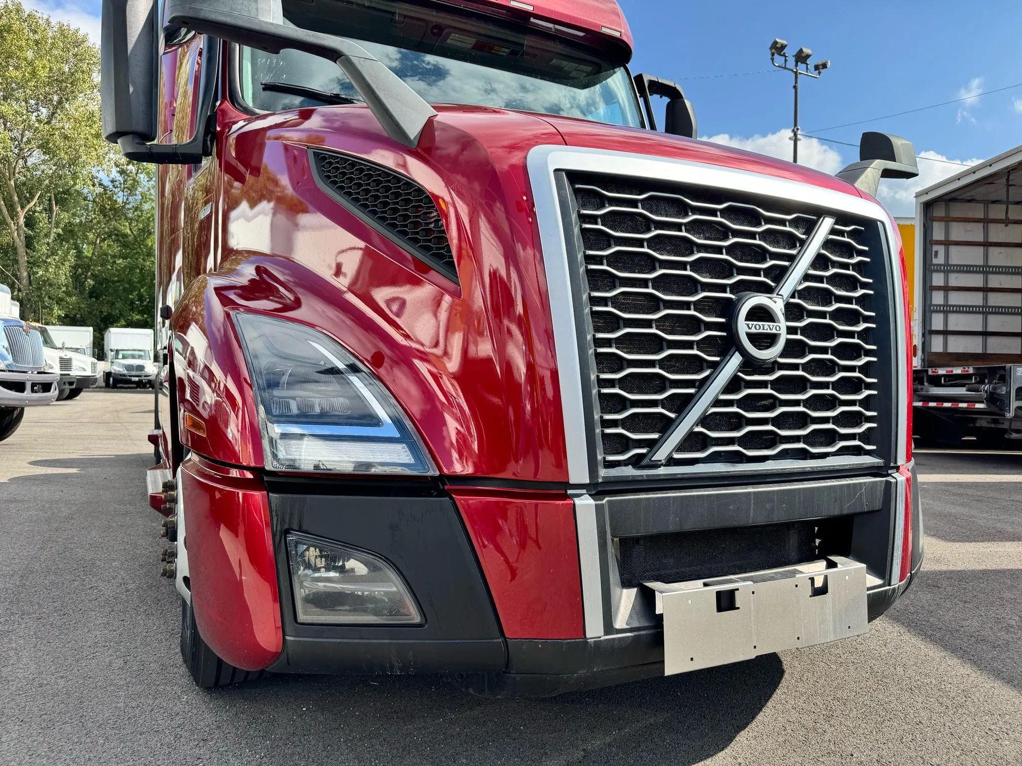 2021 Volvo VNL image 7