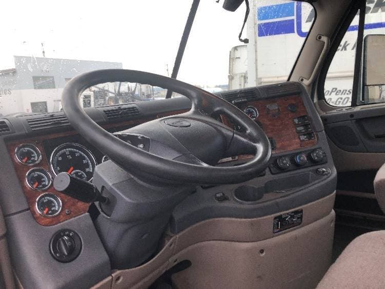 2018 Freightliner Cascadia image 6
