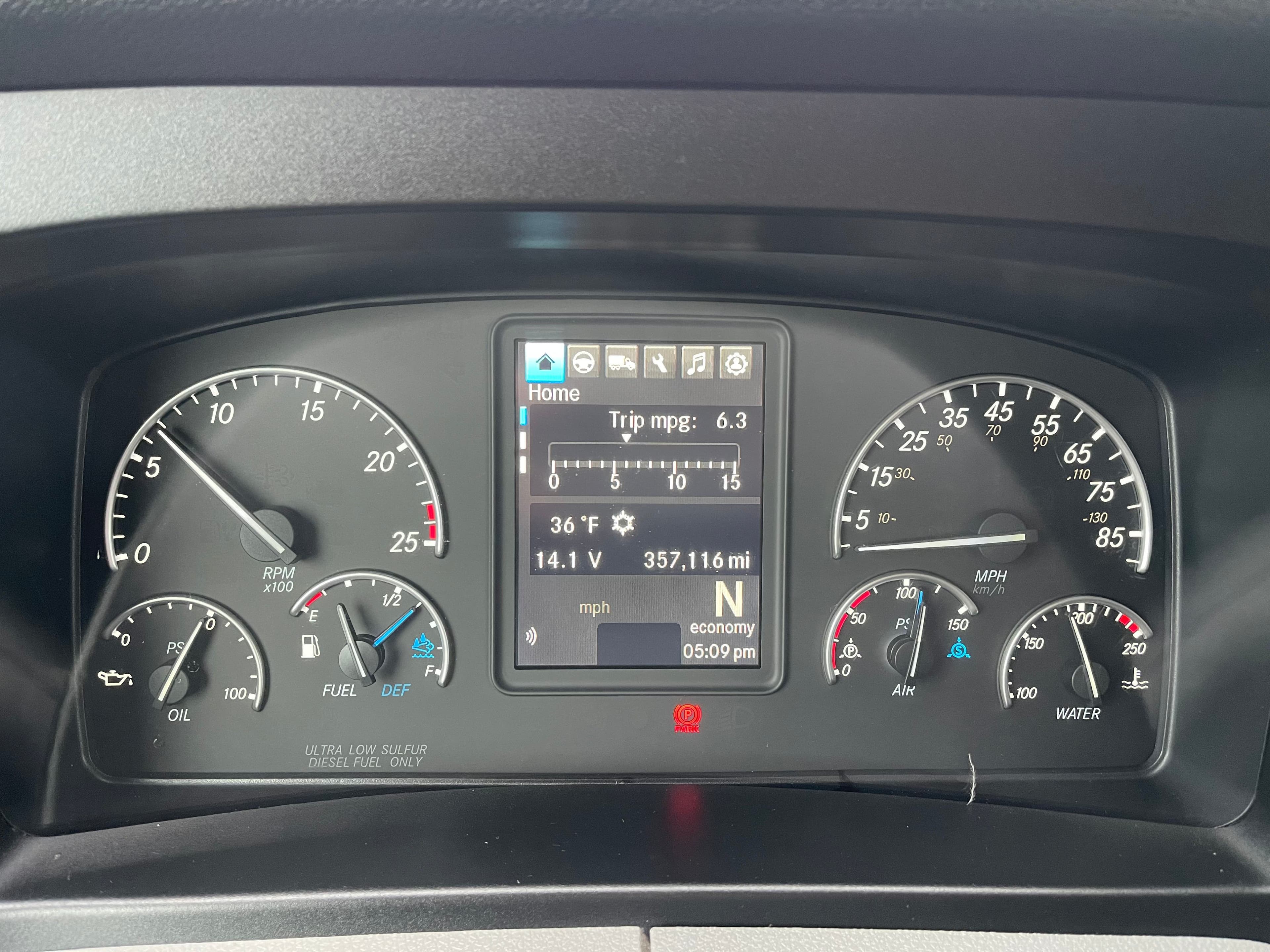 2022 Freightliner Cascadia 126 image 11