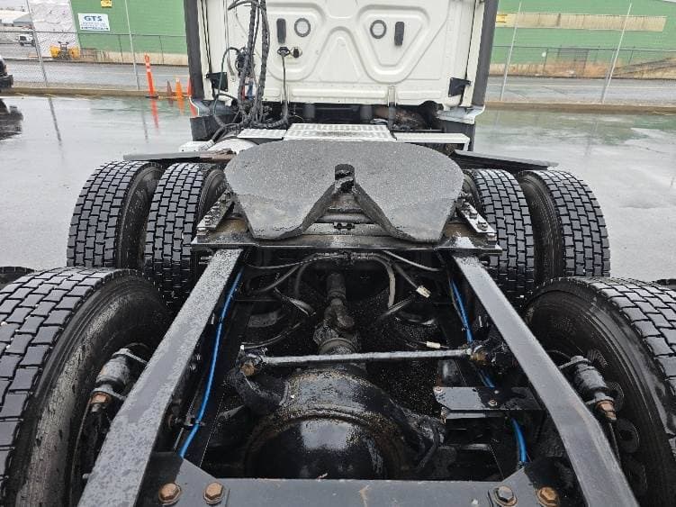 2021 Freightliner Cascadia image 8