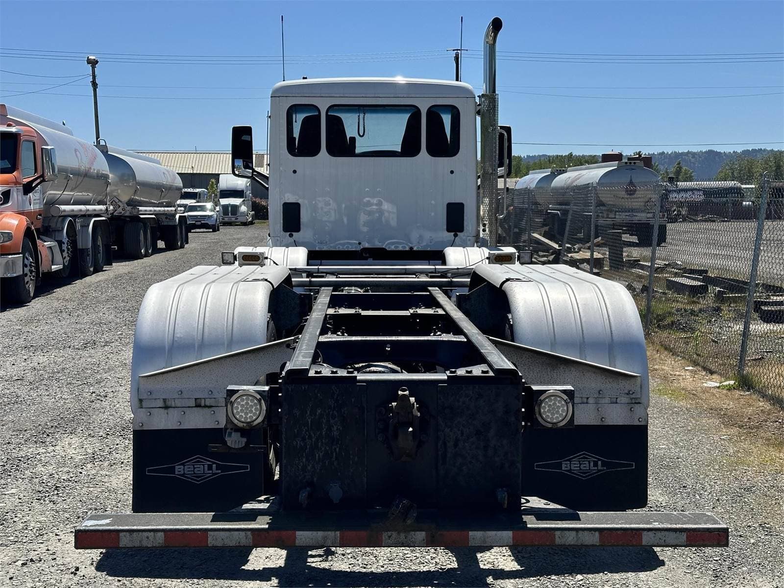 2017 Peterbilt 567 image 4