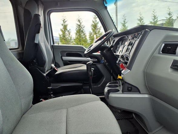 2020 Kenworth T880 image 19