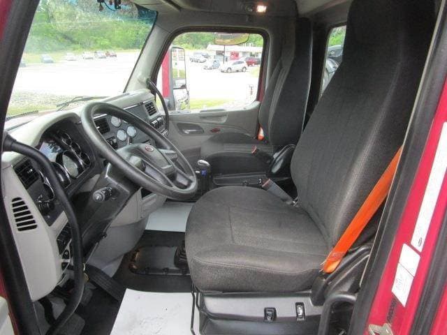 2020 Peterbilt 567 image 9