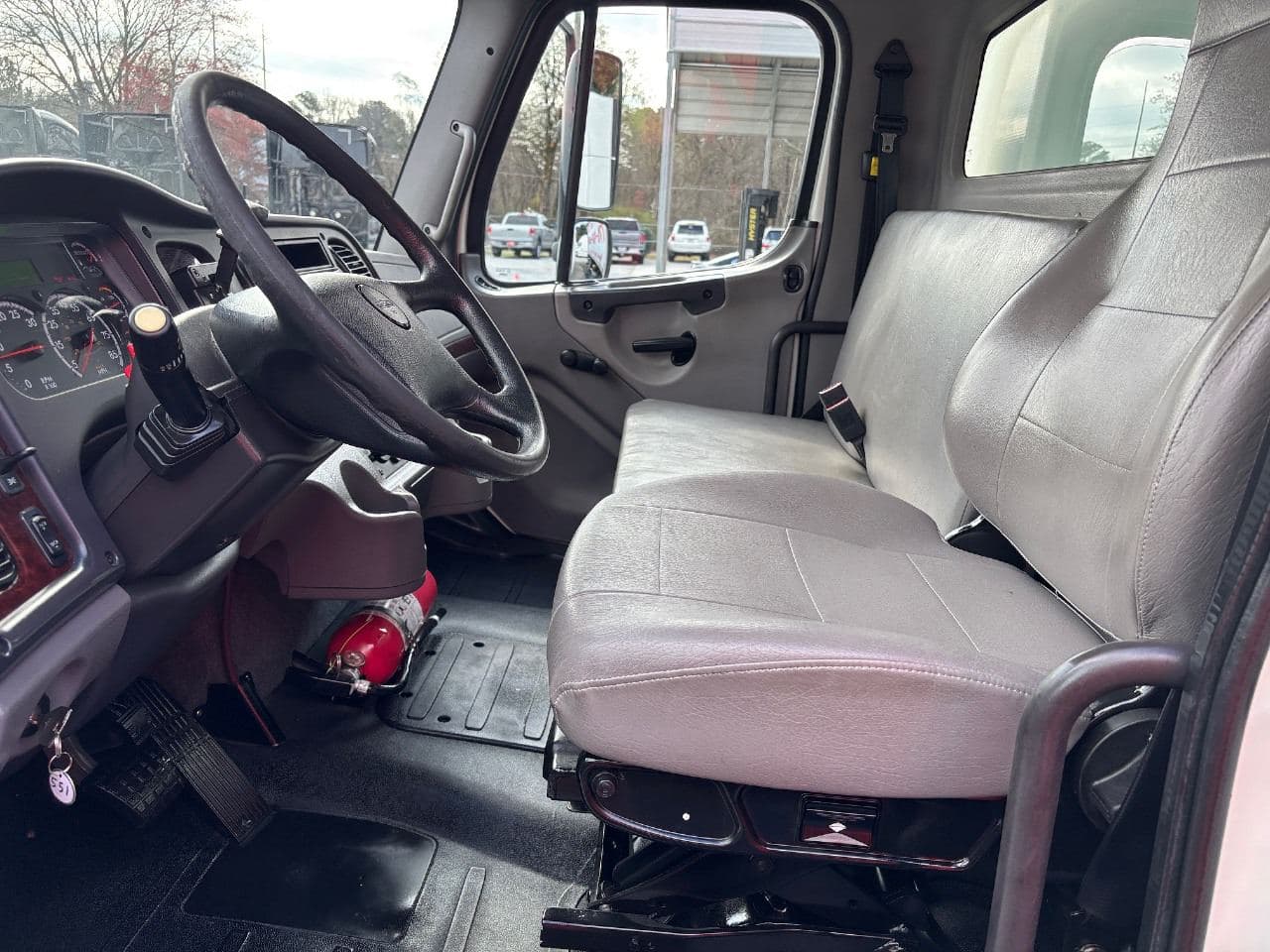 2019 Freightliner M2106 image 22