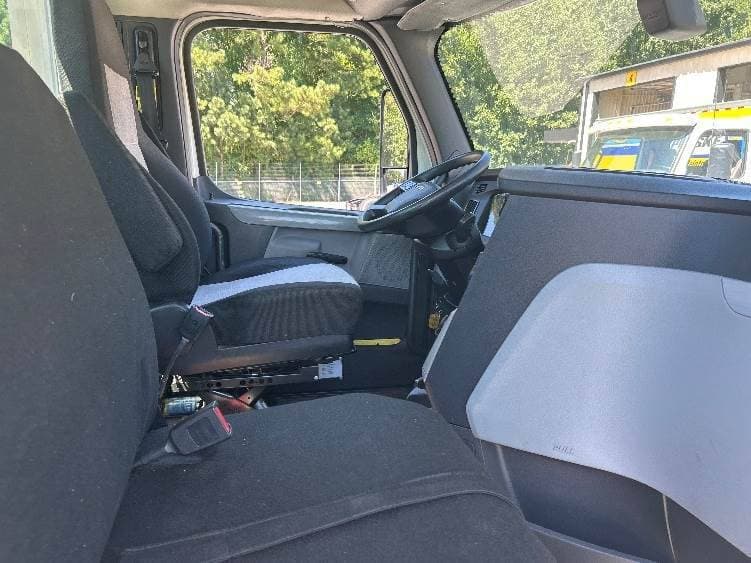 2018 Freightliner Cascadia image 6