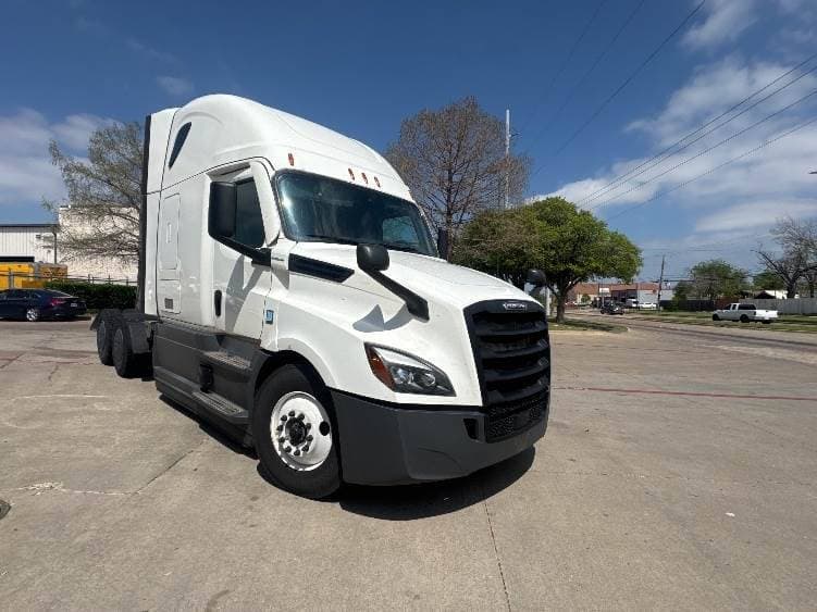 2023 Freightliner Cascadia 126 image 1