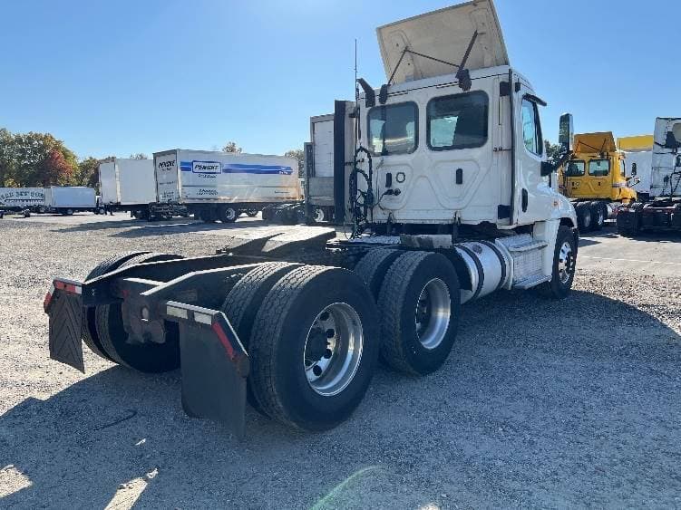2018 Freightliner Cascadia image 5