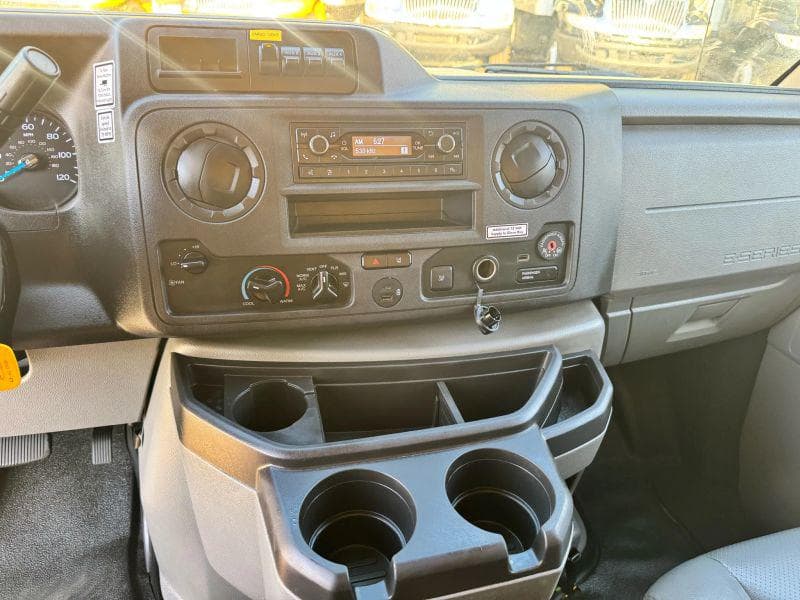 2022 Ford CF8000 image 18