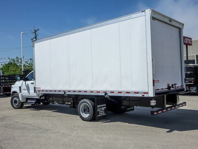 2024 Chevrolet Silverado 5500HD Work Truck 20'x96"x91" Box Truck image 5