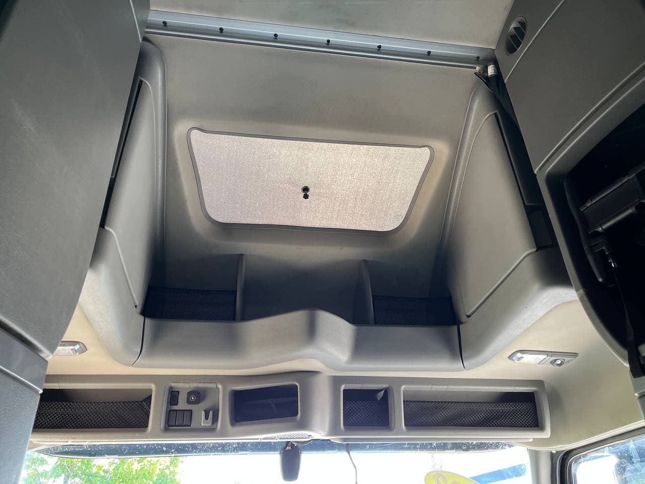 2022 Volvo VNL860 #1168 image 16