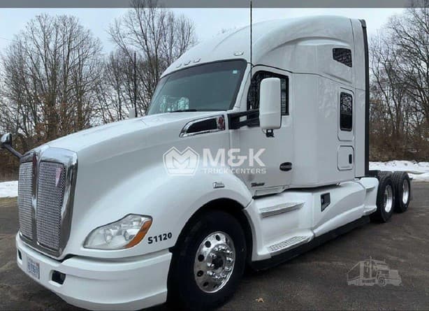 2021 Kenworth T680 image 1