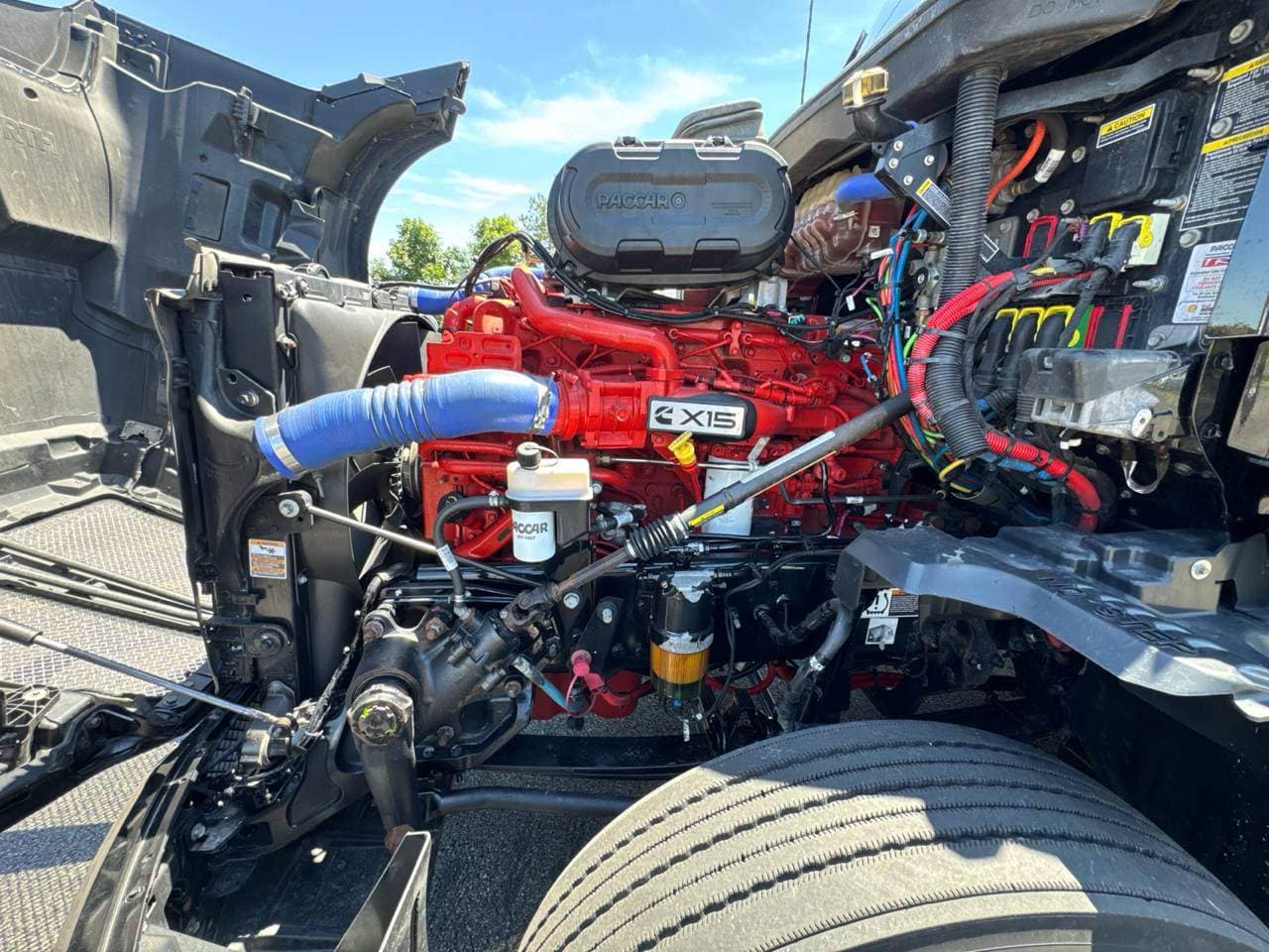 2023 Kenworth T680 image 9