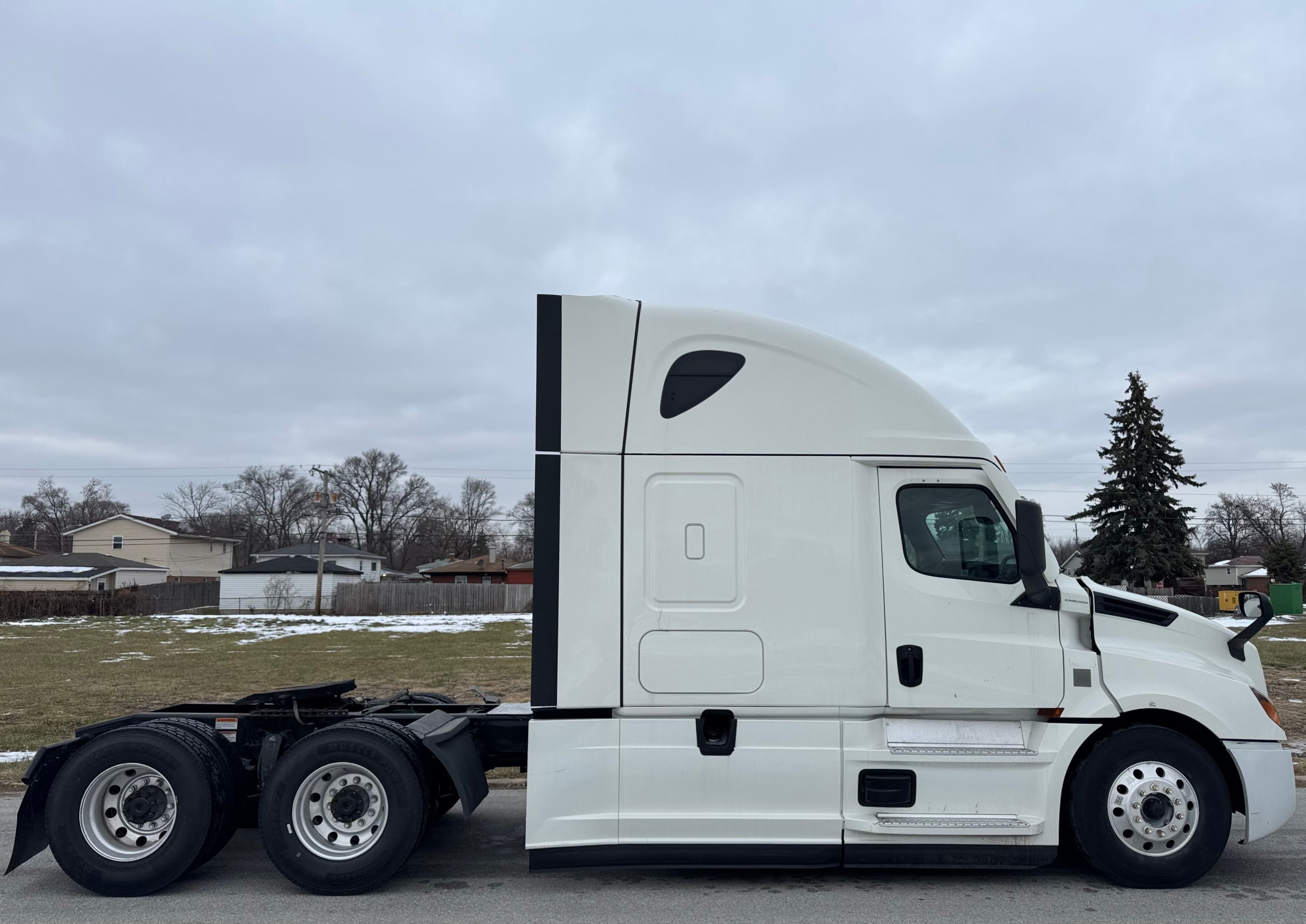 2023 Freightliner Cascadia 126 image 4