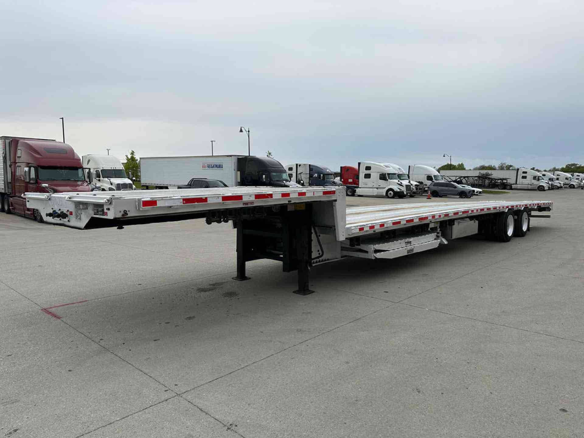 2019 Benson 524 A Step Deck image 3