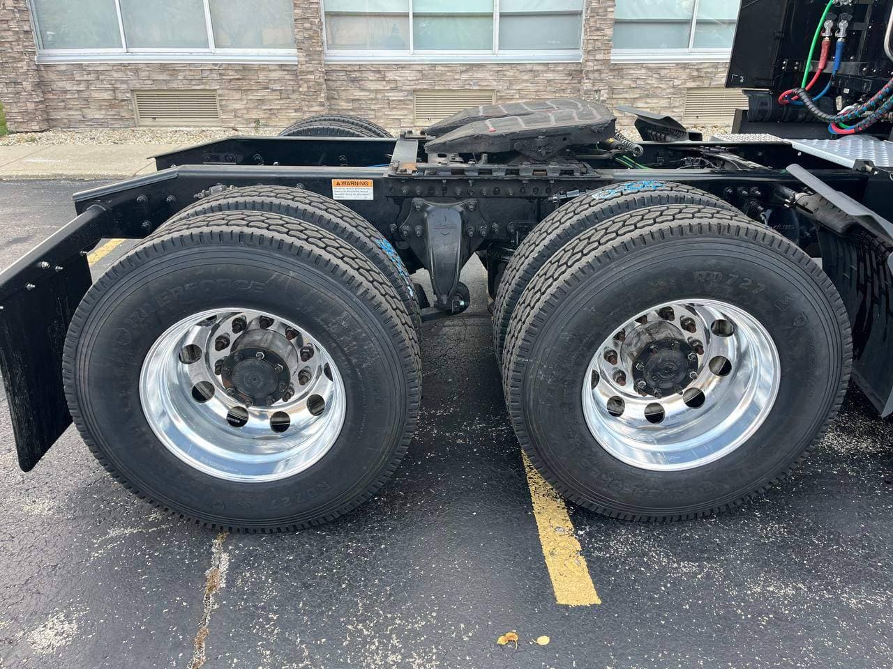 2023 Freightliner Cascadia image 9