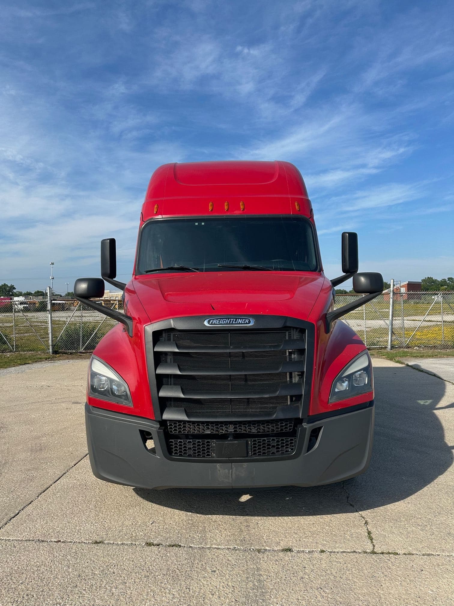 2020 Freightliner Cascadia image 2