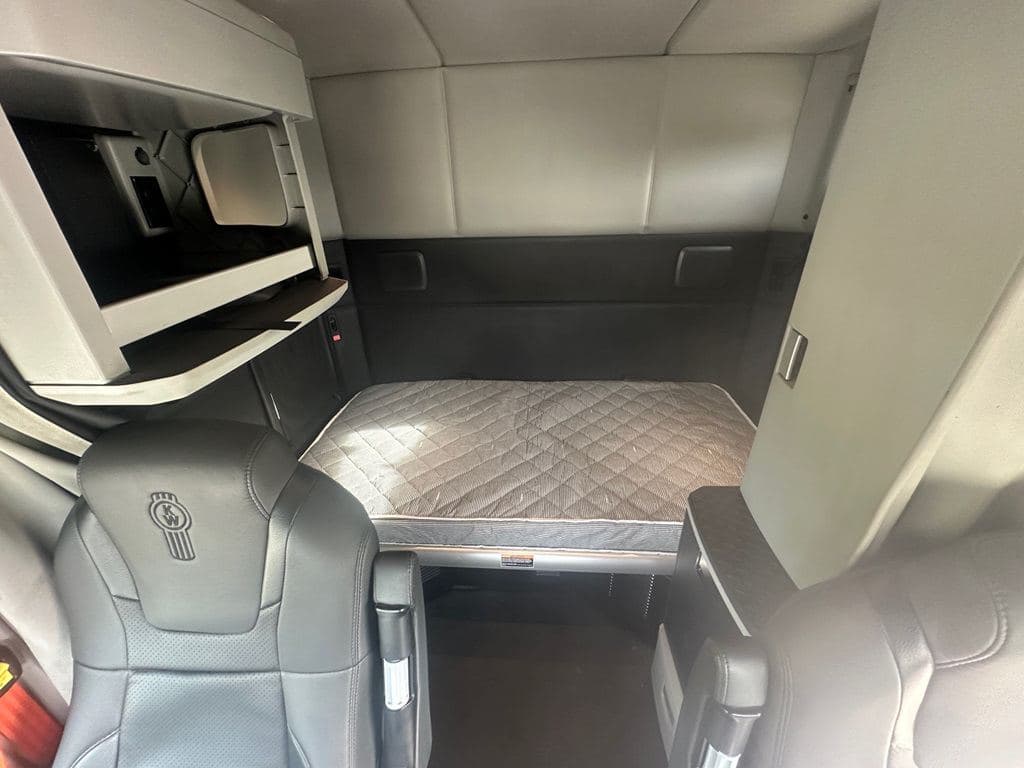 Used 2022 KENWORTH T880 image 22