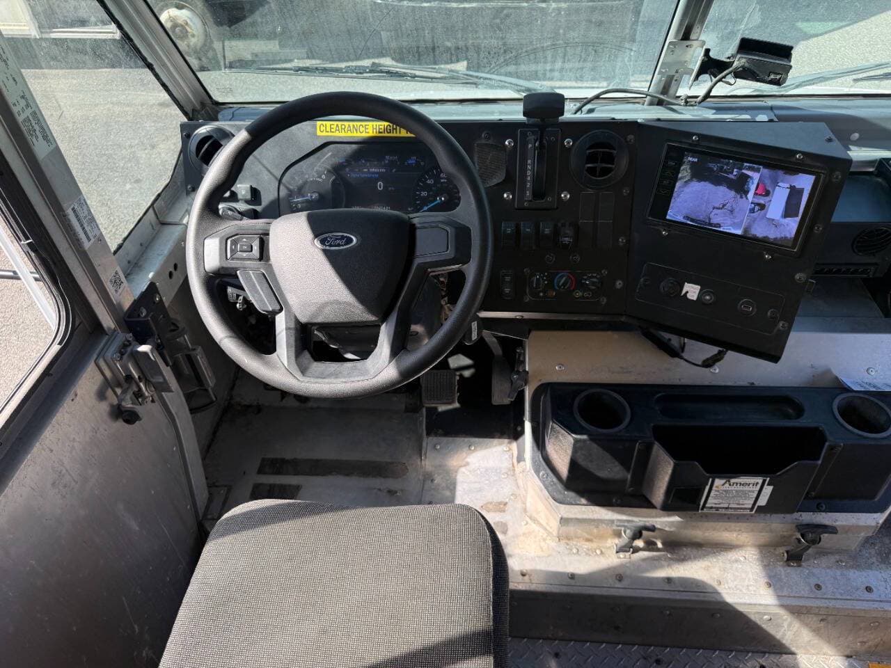 2020 Ford Stripped Chassis image 17