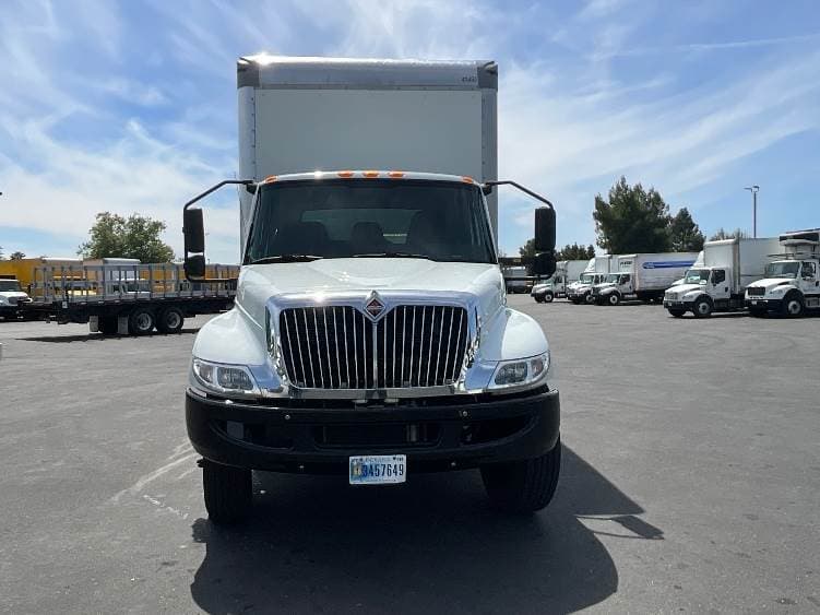 2022 International MV607 Box Truck - 220HP, 6 Speed Automatic, Roll up Door image 2
