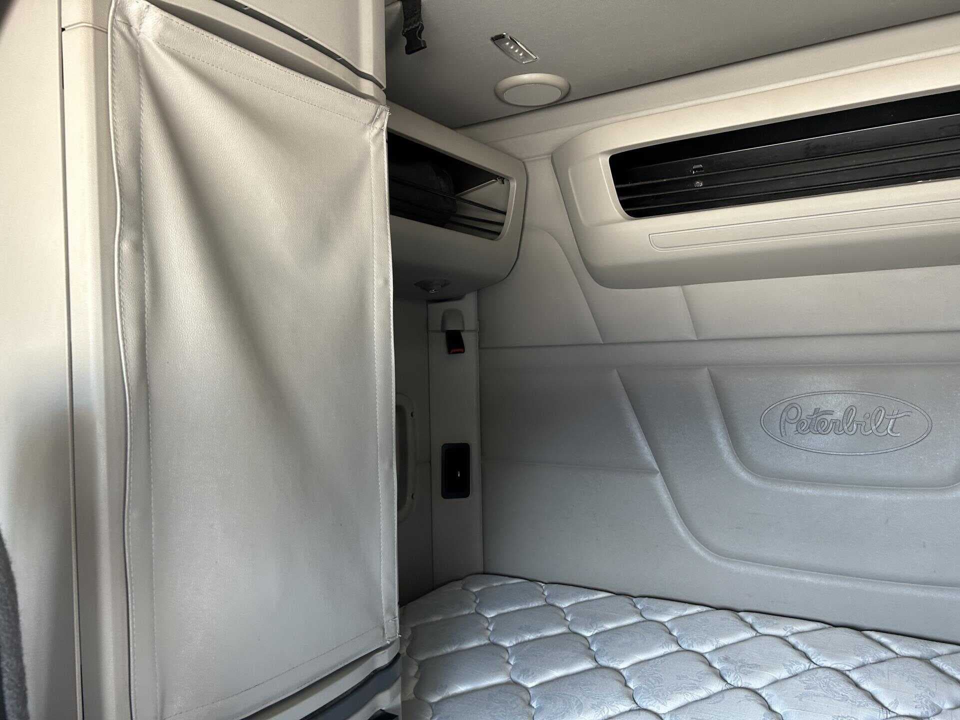 Used 2020 PETERBILT 579 Conventional - Sleeper Truck in Houston, TX image 29