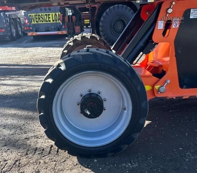 2021 JLG 670SJ image 15