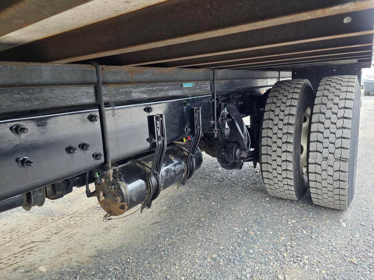 2020 Freightliner M2 image 13