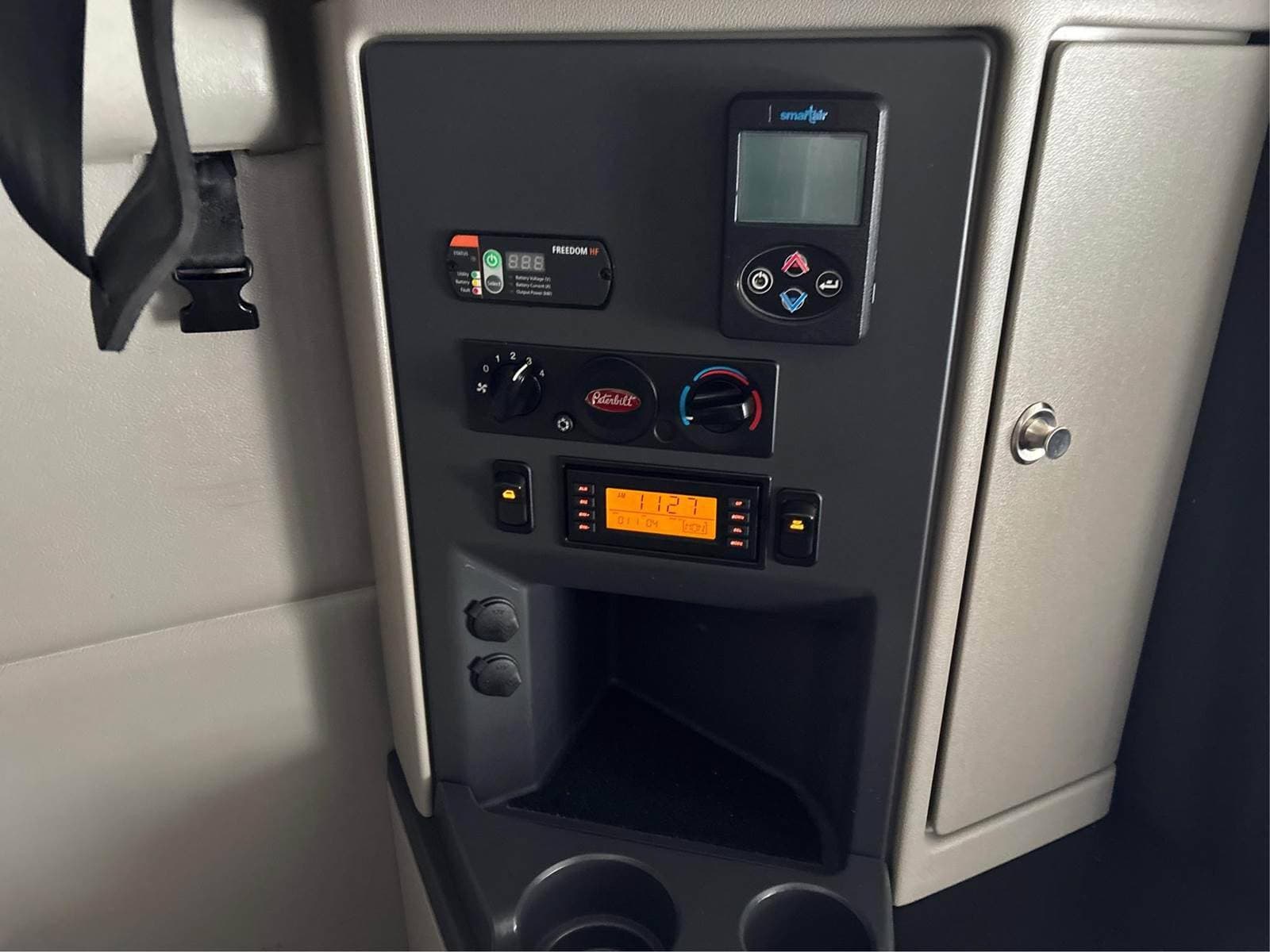 2023 Peterbilt 579 image 21