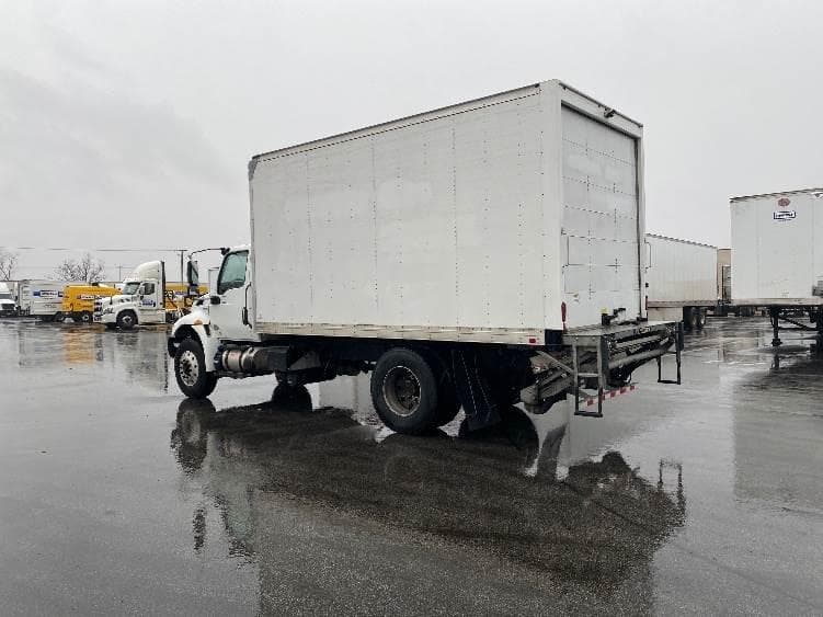 2022 International MV607 Box Truck - 240HP, 6 Speed Automatic, Roll up Door image 6