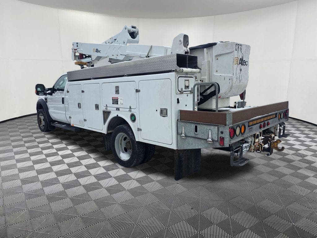 2009 Ford F-550SD XLT DRW image 5