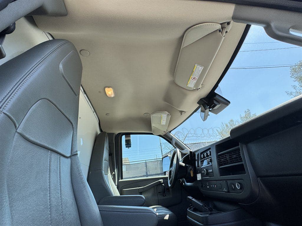 2021 GMC Commercial Vans image 38