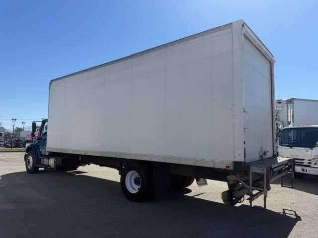2020 Freightliner M2 image 4