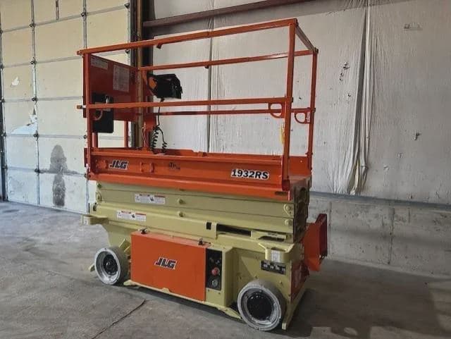 2014 JLG 1932RS image 8