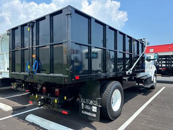 2025 Ford F650 SD image 2