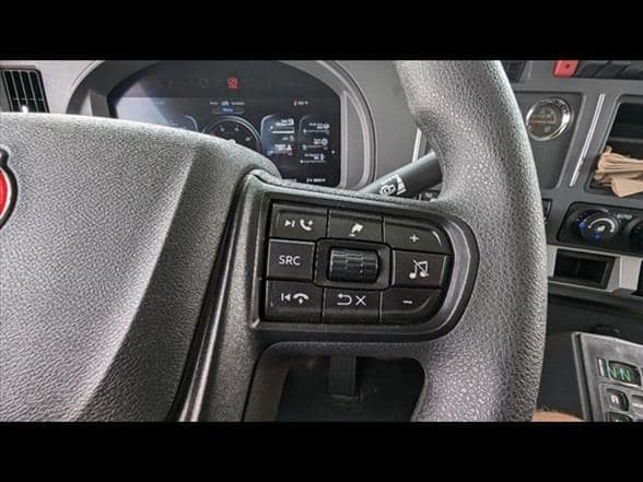 2025 Kenworth T880 image 32