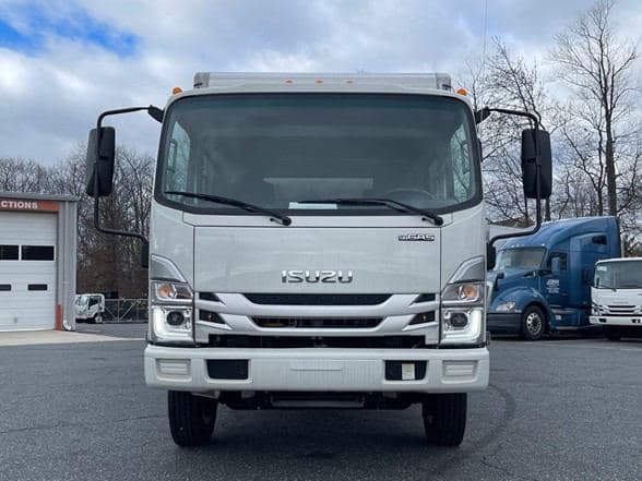 2024 Isuzu NPR HD image 15