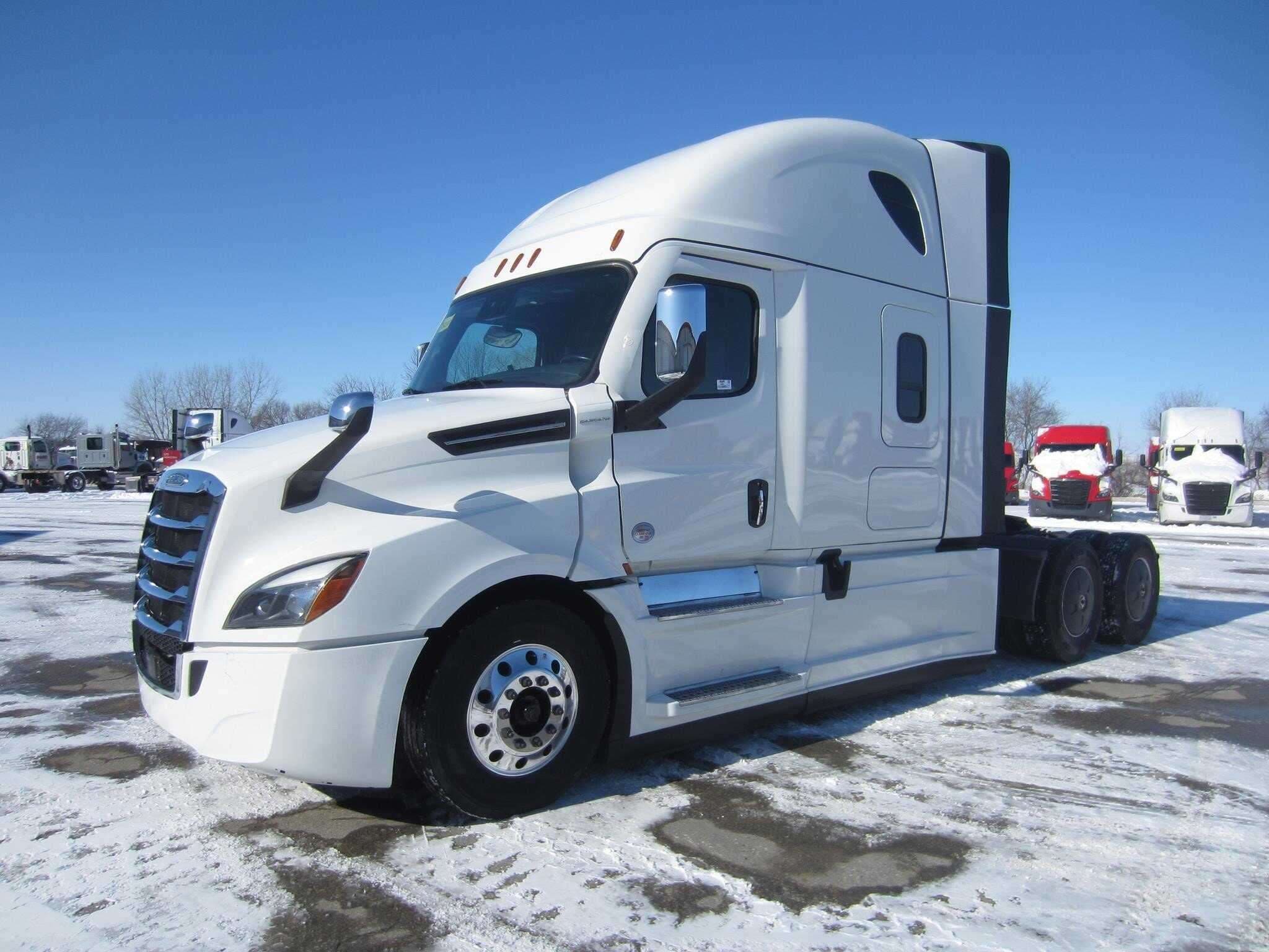 2023 Freightliner Cascadia image 1