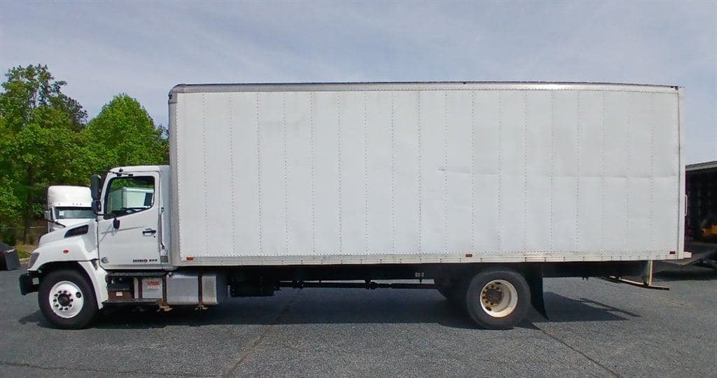 2019 Hino 268 image 8