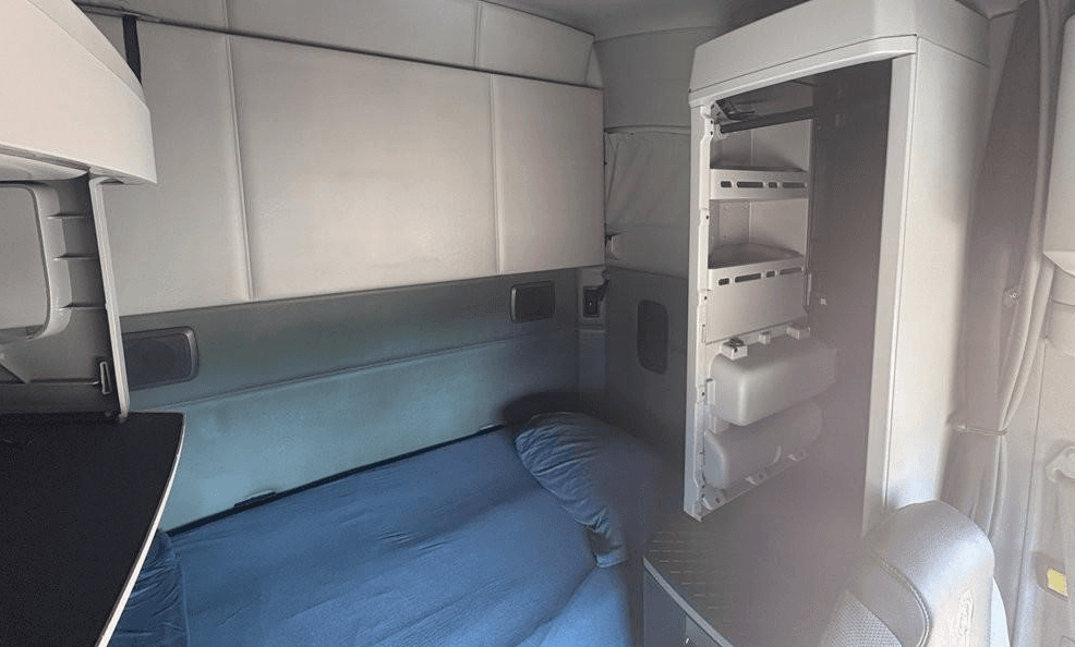 2022 Kenworth T680 image 6