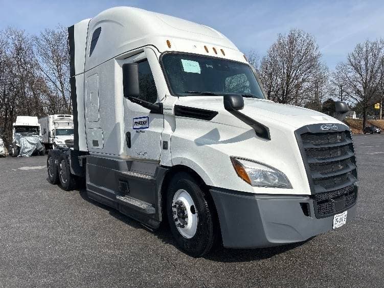 2023 Freightliner Cascadia 126 image 1