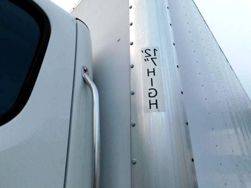 2017 Freightliner M2 106 image 34
