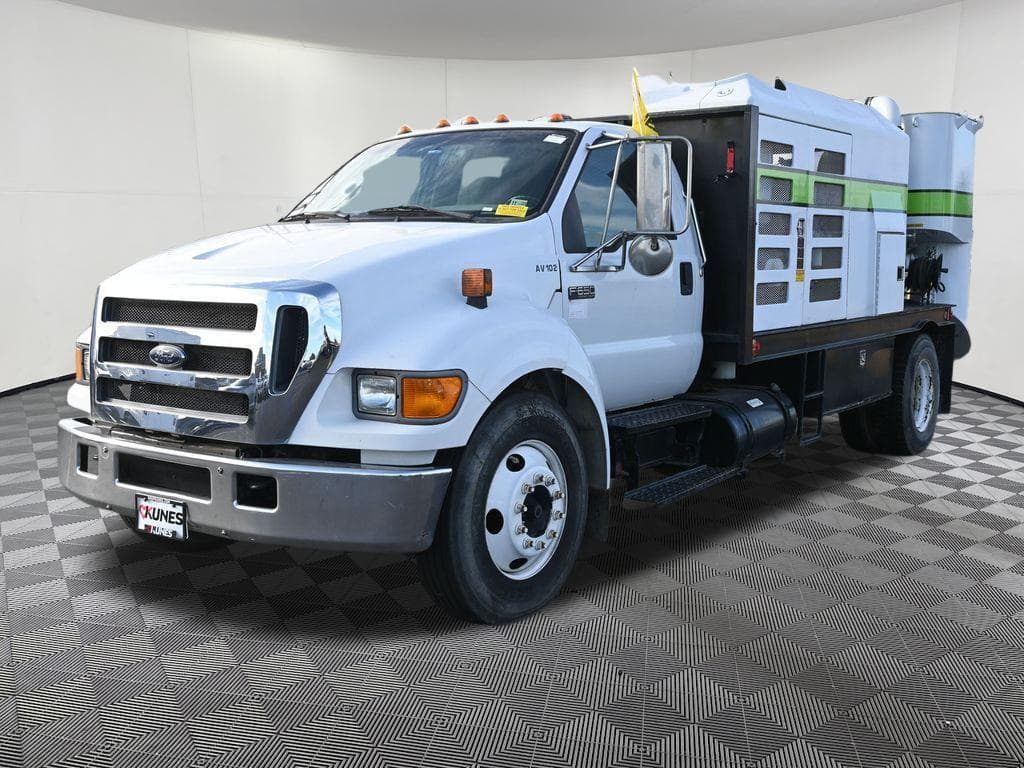 2004 Ford F-650SD XL DRW image 8