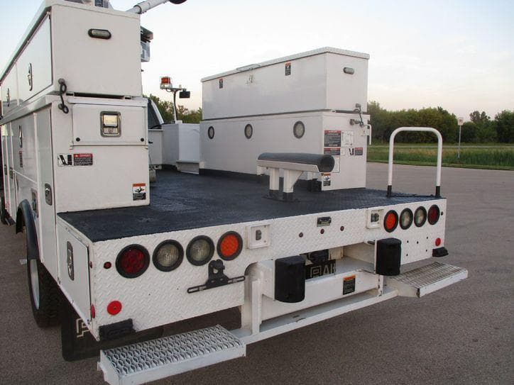 2018 Ford F550 SUPER CAB BUCKET TRUCK 4X4 image 39