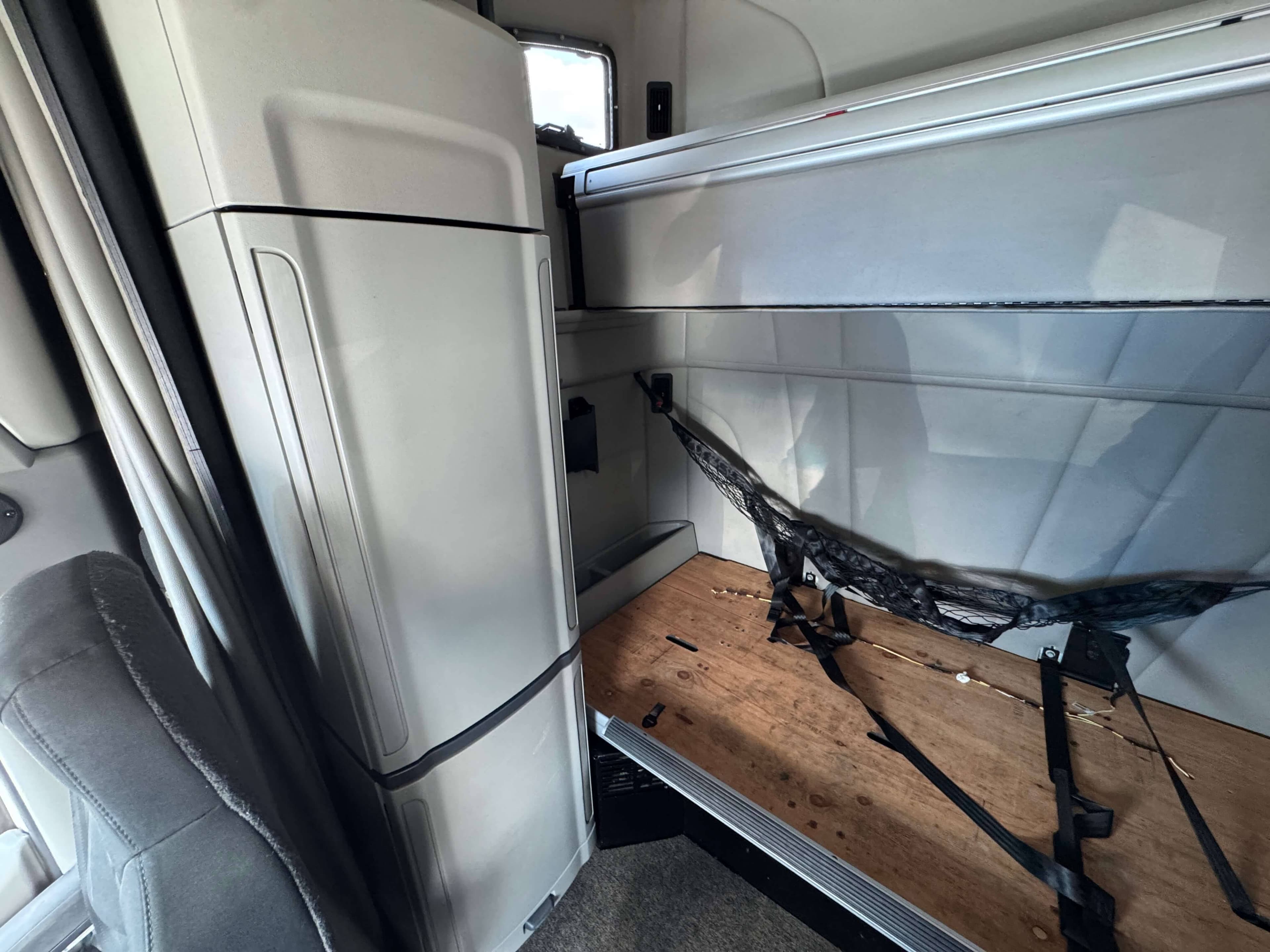 2022 Peterbilt 579 image 20