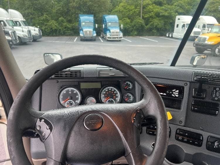2018 Freightliner Cascadia image 5