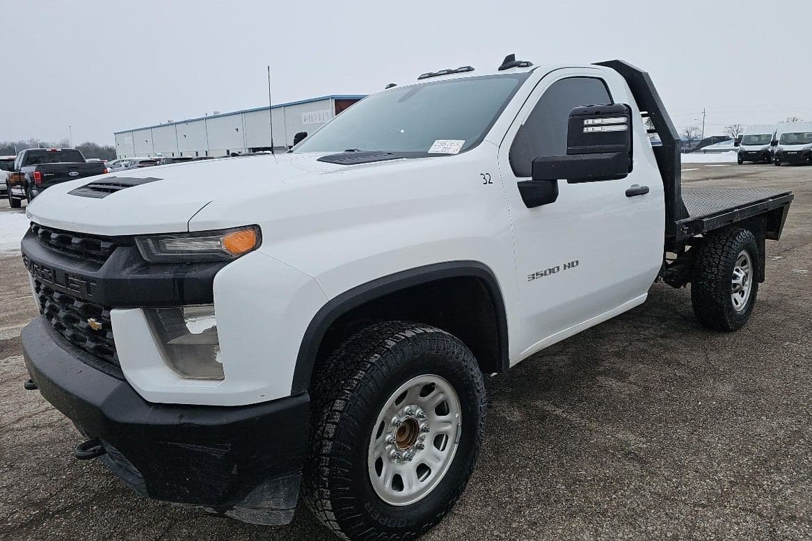 2022 Chevrolet Silverado 3500 WT - 8ft Flatbed - 4WD 6.6L V8 image 2