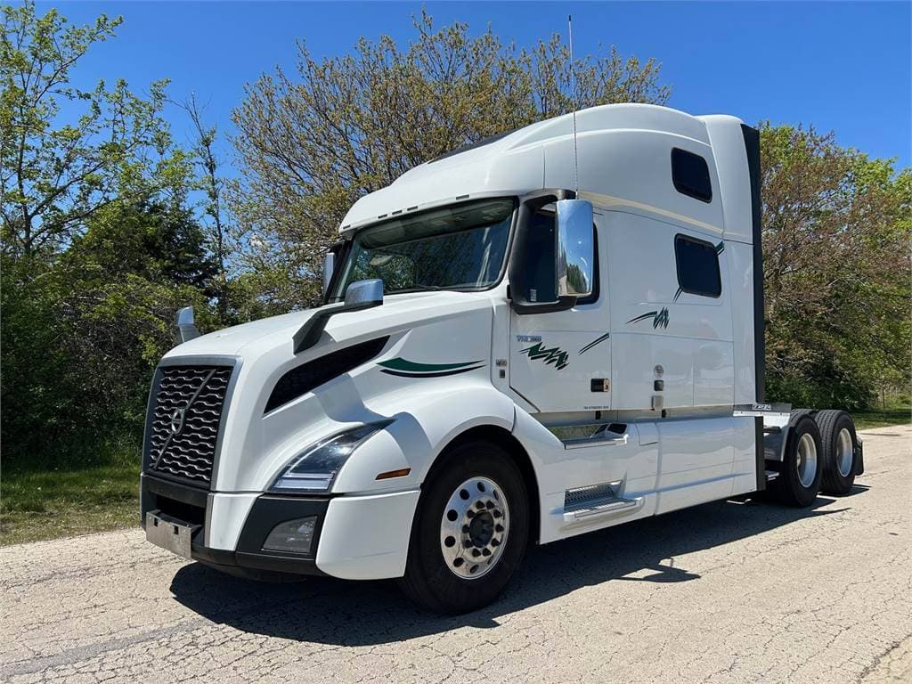2022 Volvo VNL image 1